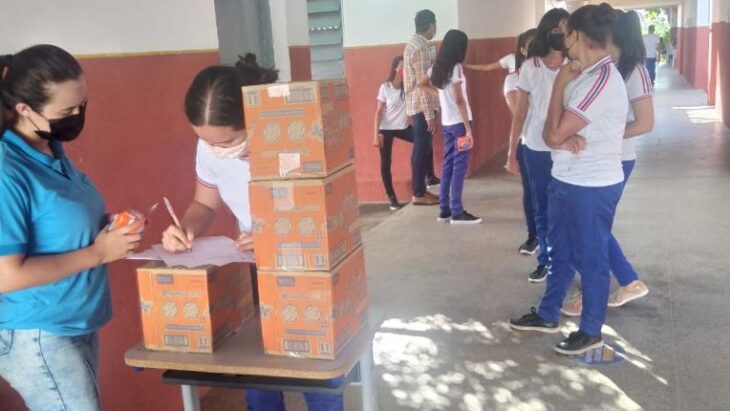 Governo inicia distribuição de absorventes íntimos em escolas do Piauí