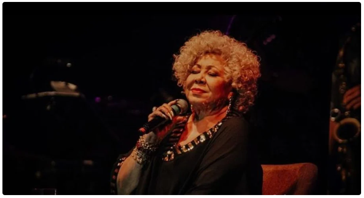 Alcione emociona público piauiense com clássicos da carreira; veja fotos!