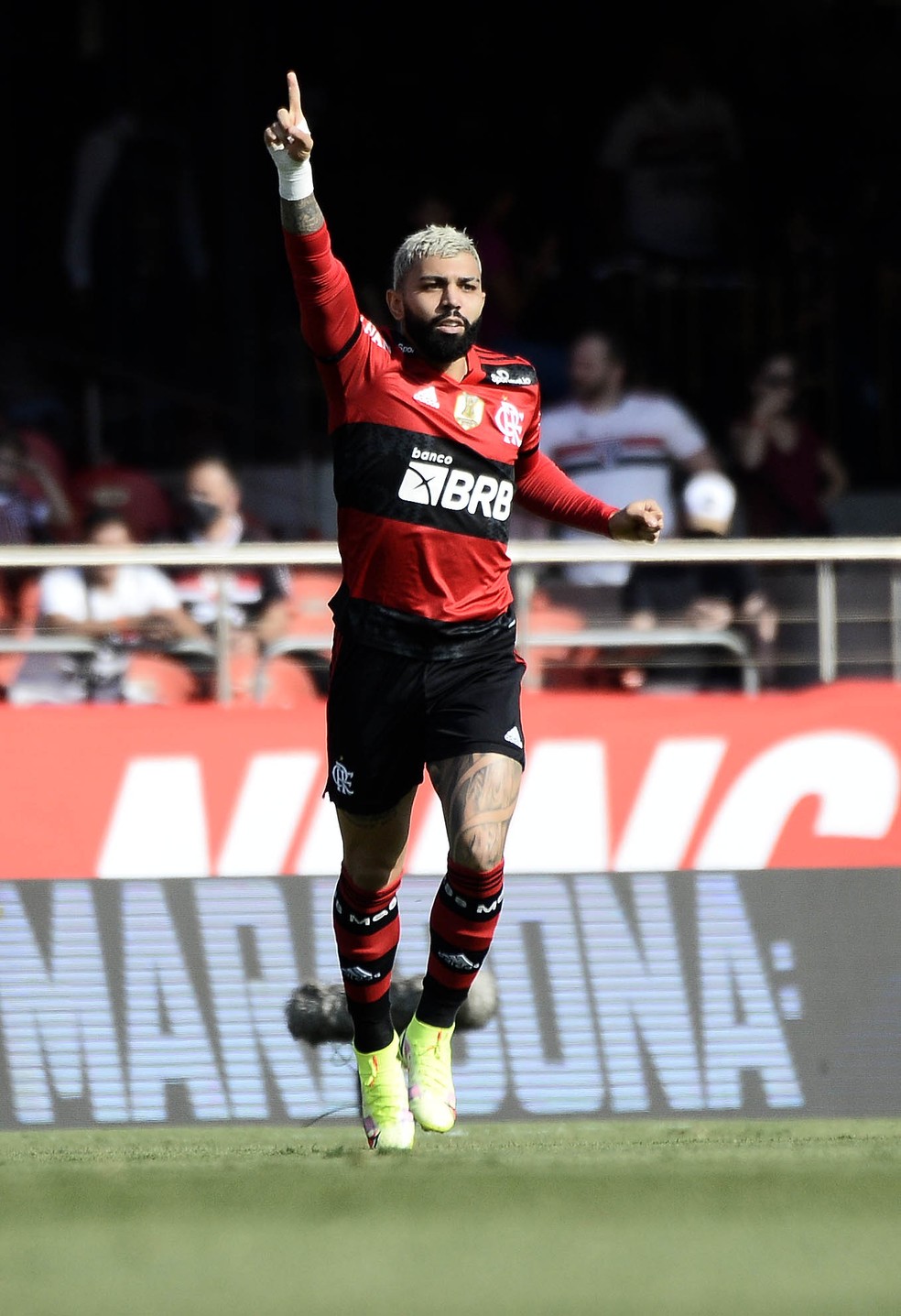 Flamengo vence o Ceará e recebe apoio da torcida no Maracanã