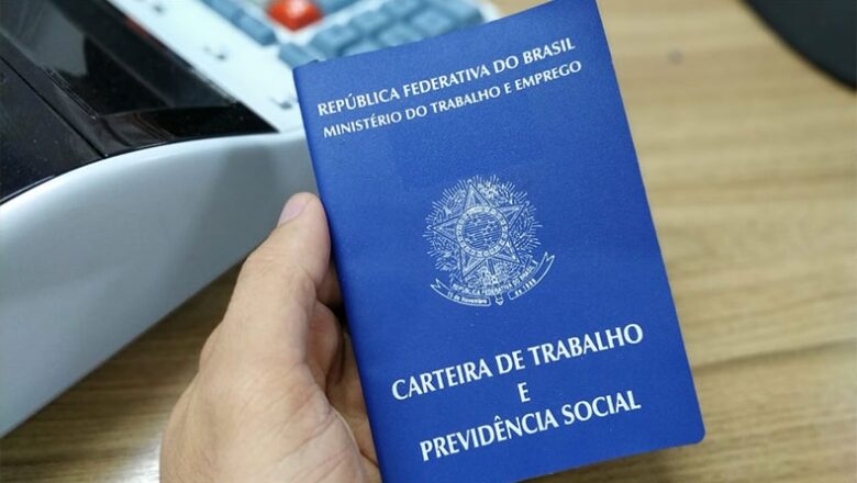 Proposta de nova reforma trabalhista proíbe trabalhador de app na CLT