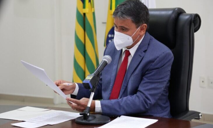 Governador do Piauí, Wellington Dias, estuda flexibilização do uso de máscara no estado