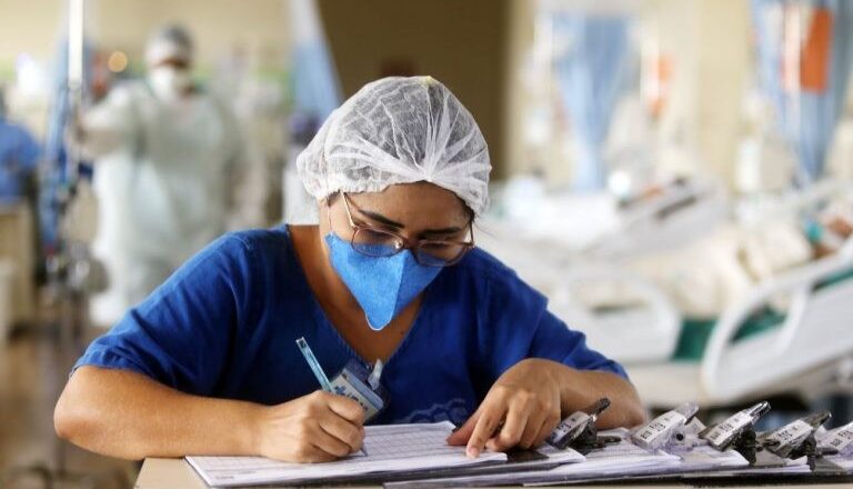 Projeto institui piso salarial nacional para os profissionais da enfermagem