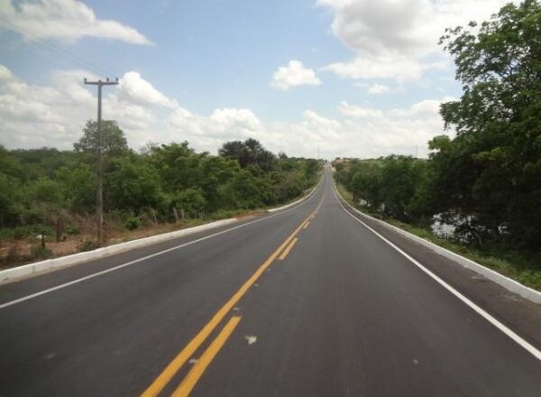 Restauração da PI-140 beneficia cidades do Cerrado e do Semiárido piauiense