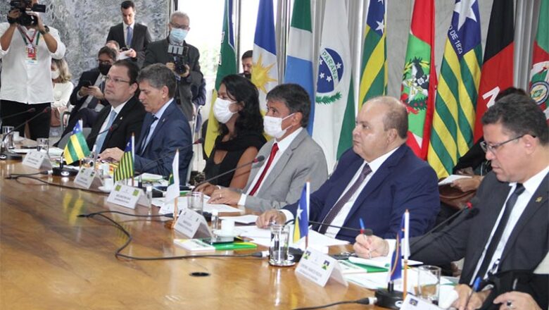 Governadores voltam a prorrograr congelamento do ICMS sobre a gasolina por mais 90 dias