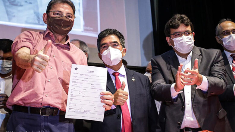 PT filia ex-governador Wilson Martins e três deputados estaduais e chega a 12 deputados