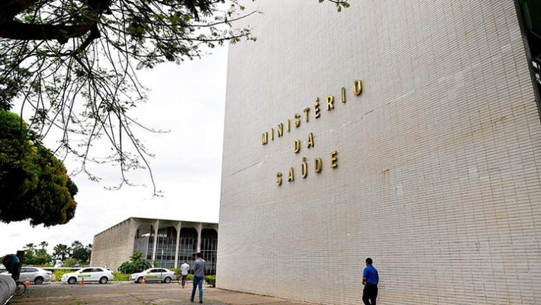 Governo negocia doses, mas vacinação contra varíola dos macacos deve ser restrita