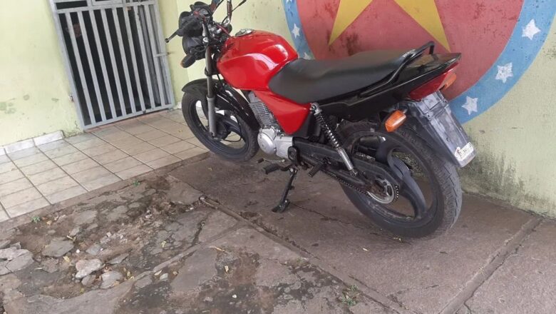 Polícia Militar recupera motocicleta roubada em Joaquim Pires