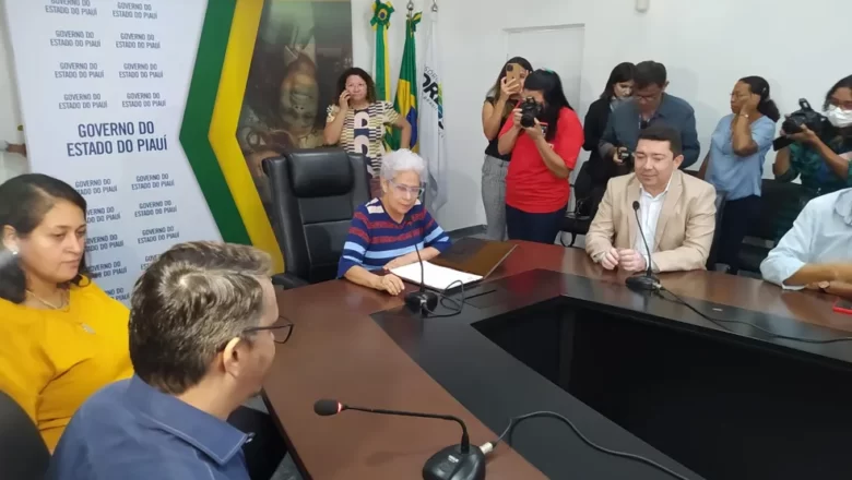 Governadora assina promoção quase mil professores da rede estadual de ensino do Piauí