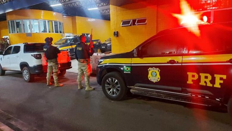 Motorista é preso ao tentar fugir com 10 mil maços de cigarros do Paraguai