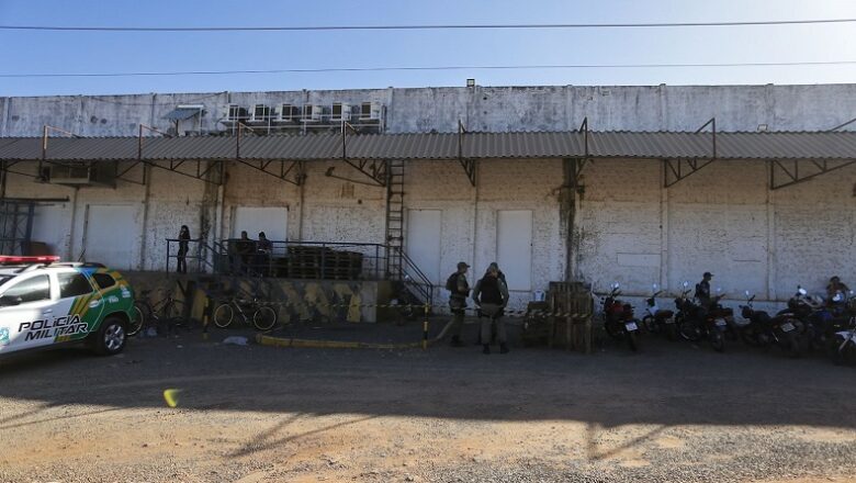 Corpo é encontrado no telhado de supermercado na Zona Sudeste de Teresina