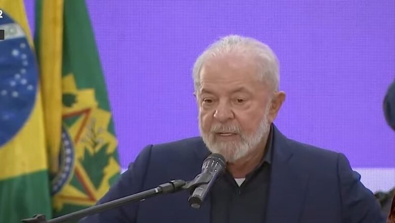 Lula sanciona lei para assegurar igualdade salarial entre homens e mulheres na mesma função