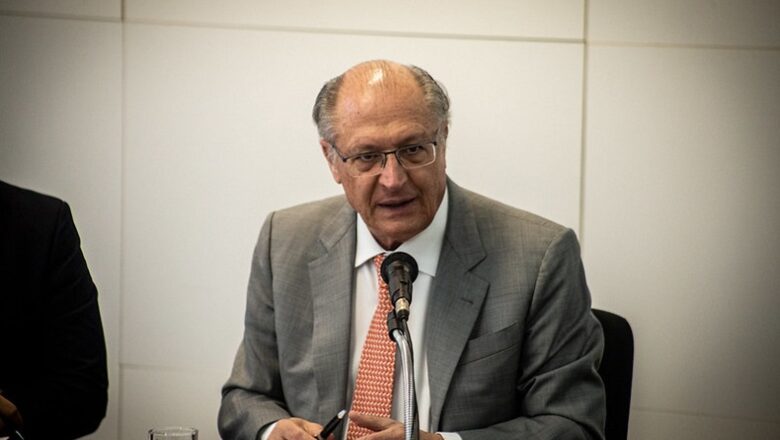 “Governo reagiu rápido”, diz Alckmin sobre apagão