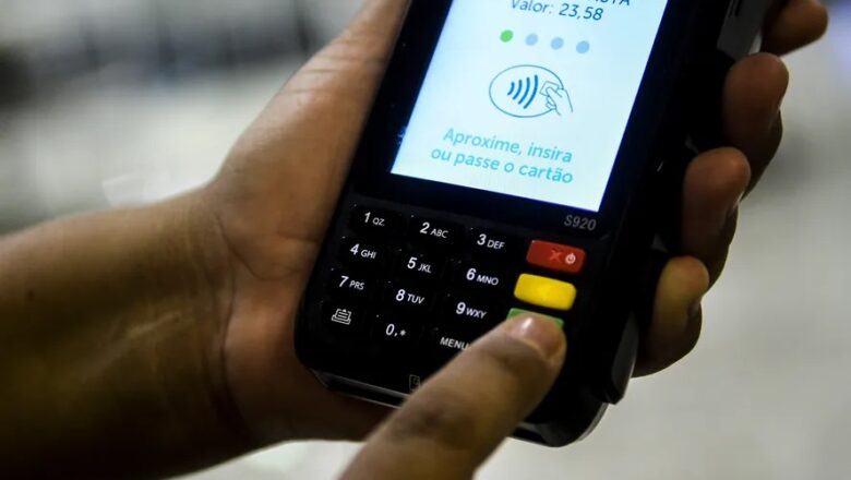 Governo bate o martelo para acabar com crédito rotativo do cartão de crédito