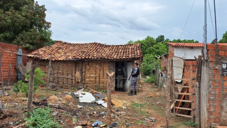 Mulher é presa suspeita de matar o próprio companheiro a facadas em Floriano, no Piauí