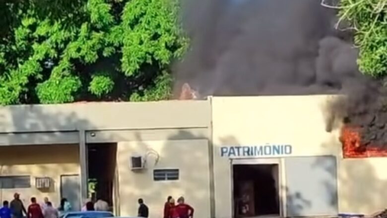 Incêndio atinge setor de patrimônio em campus da UESPI de Teresina