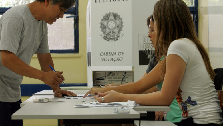 Eleições 2024: saiba como se inscrever para mesário e quais benefícios do trabalho eleitoral