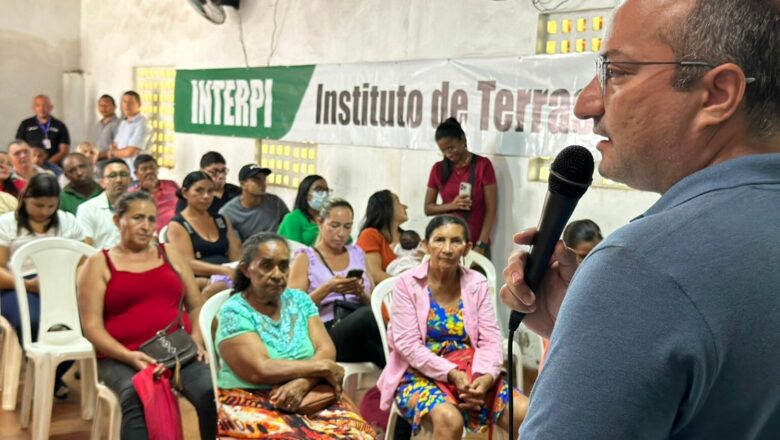 Interpi entrega títulos de terra para moradores na zona rural de Batalha