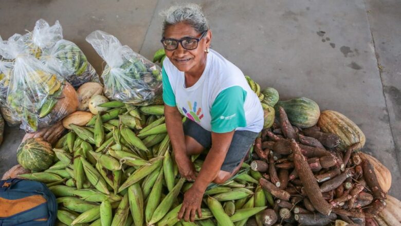 500 famílias em situação de vulnerabilidade social receberam seis toneladas de alimentos