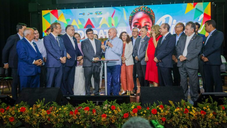 Lula anuncia construção de 1.351 imóveis em seis cidades do Piauí