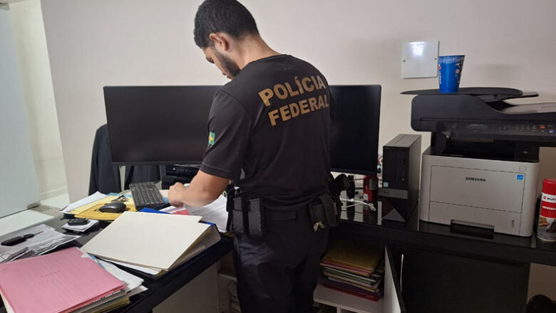 PF cumpre mandado contra suspeito de armazenar conteúdos de violência sexual infantojuvenil no Piauí