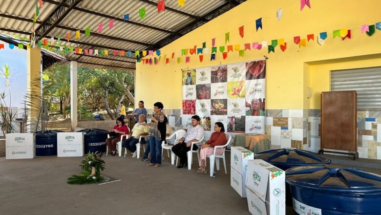 Governo entrega mais de 600 kits de irrigação a agricultores que poderão produzir durante todo o ano