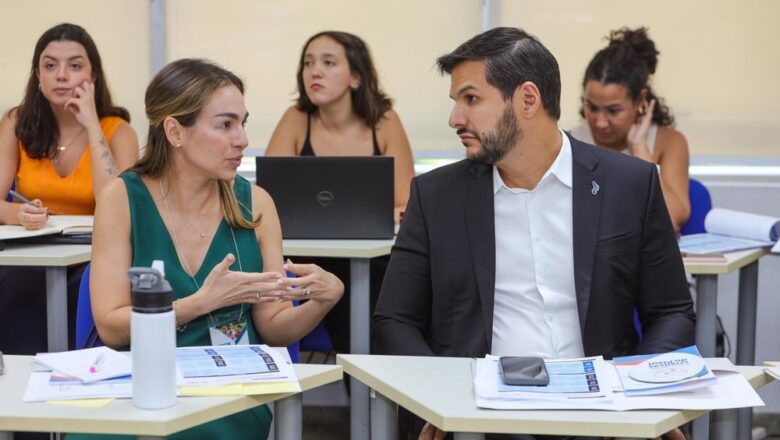 Desenvolvimento infantil e bem-estar parental são temas de palestra em curso articulado pelo Pacto das Crianças