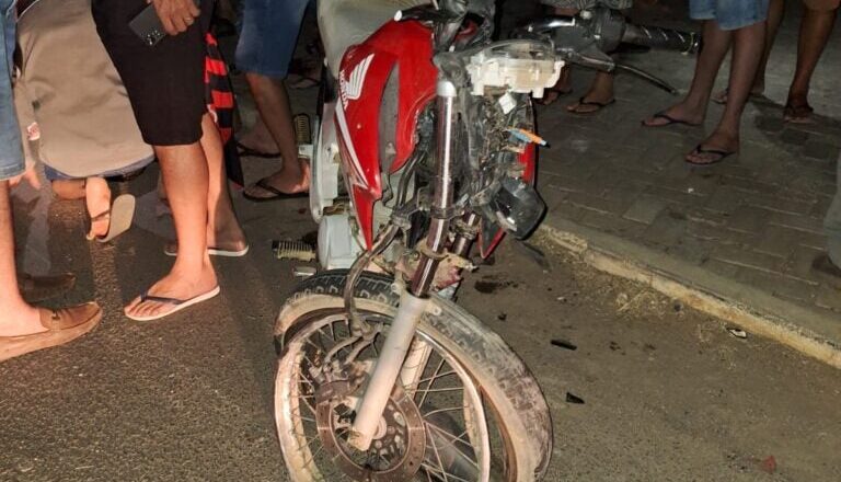 Casal morre e criança fica ferida em colisão entre carro e moto no interior do Piauí