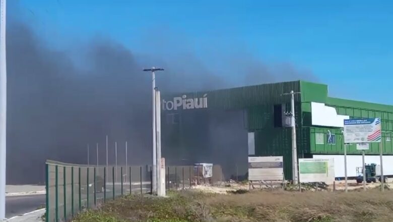 Incêndio atinge Porto de Luís Correia e mobiliza Corpo de Bombeiros