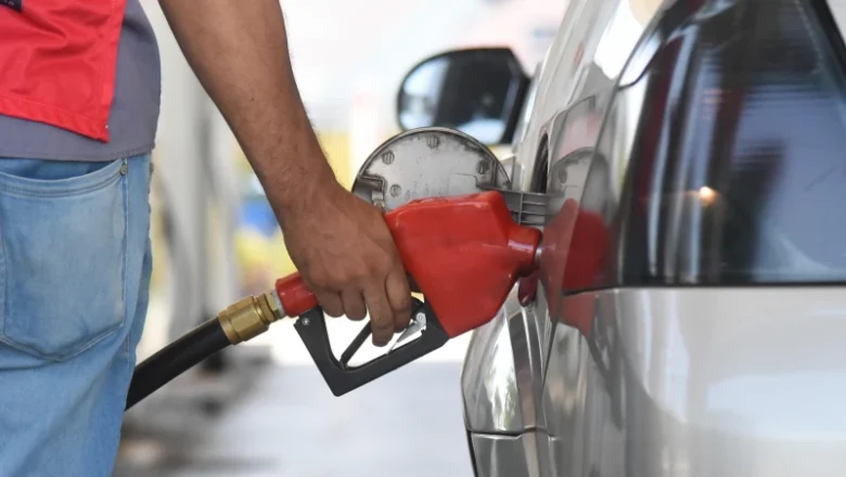 Petrobras reduz em 5,6% o preço da gasolina para distribuidoras a partir de terça-feira (3)