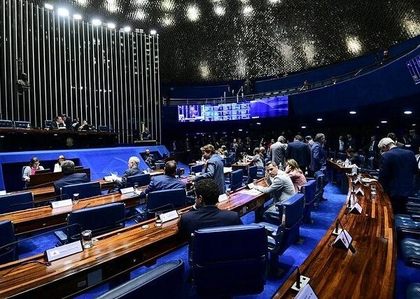 Senado aprova projeto que impede redução de pena por idade em casos de estupro