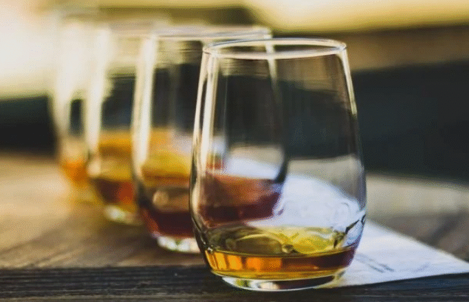 Nove pessoas são intoxicadas com metanol após consumir bebidas adulteradas em bares de SP