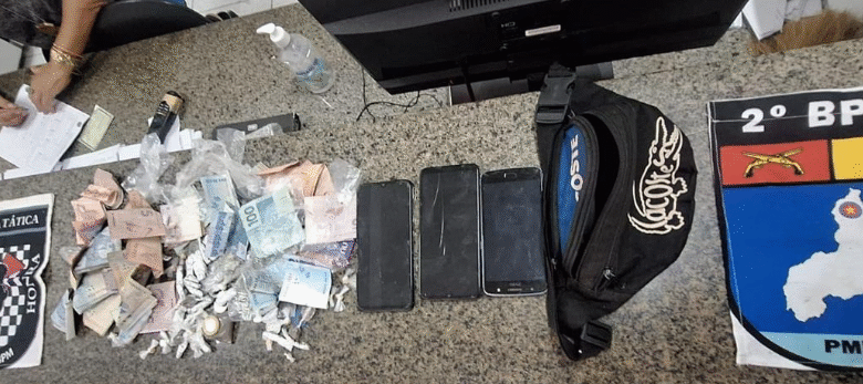 Jovem é preso suspeito de tráfico de drogas e maus-tratos a aves em Parnaíba