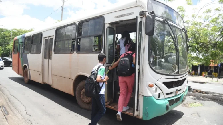 Ônibus da zona rural de Teresina terão que ser renovados em até 180 dias, determina nova lei
