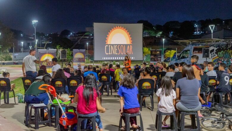 CineSolar estaciona em Teresina com cinema de graça em escola no Bela Vista