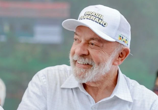 Lula diz que é preciso aprovar a universalização do pé-de-meia