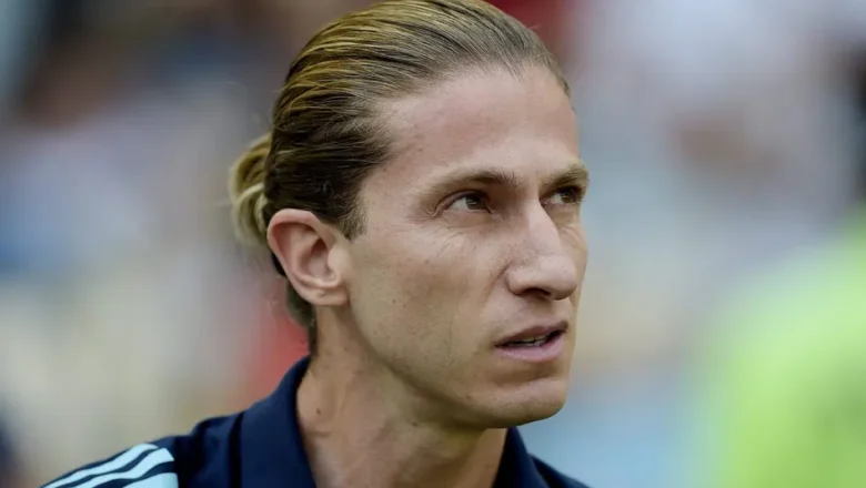 Torcedores mandam recado a Filipe Luís antes de Racing x Flamengo: ‘Vai ser’