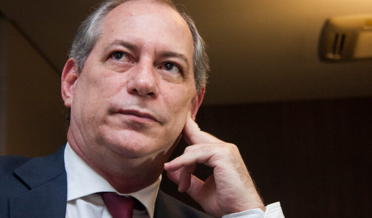 Presidente do PSDB no Ceará anuncia filiação de Ciro Gomes ao partido