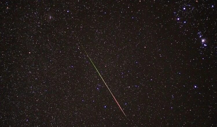 Chuva de meteoros Orionídeas poderá ser vista no Brasil a partir de terça (21)