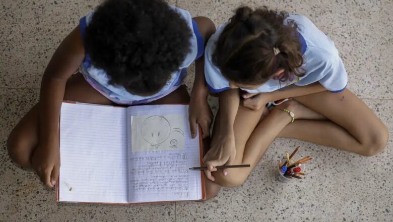 Abandono escolar diminui no Brasil, mas ainda desafia escolas e famílias