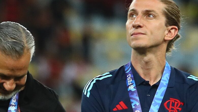 ‘Espero ficar muito tempo’, diz Filipe, homenageado pelo 1º ano treinando o Fla