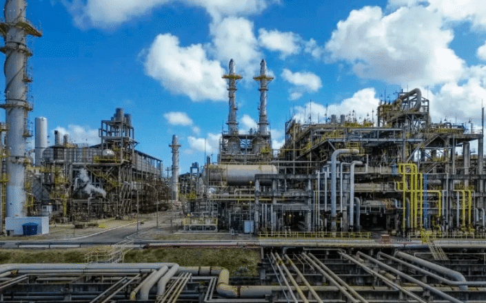 Produção industrial do Brasil cresce 0,8% em agosto, mais do que o esperado