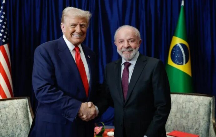 Lula pede a Trump retirada de tarifas e sanções contra o Brasil