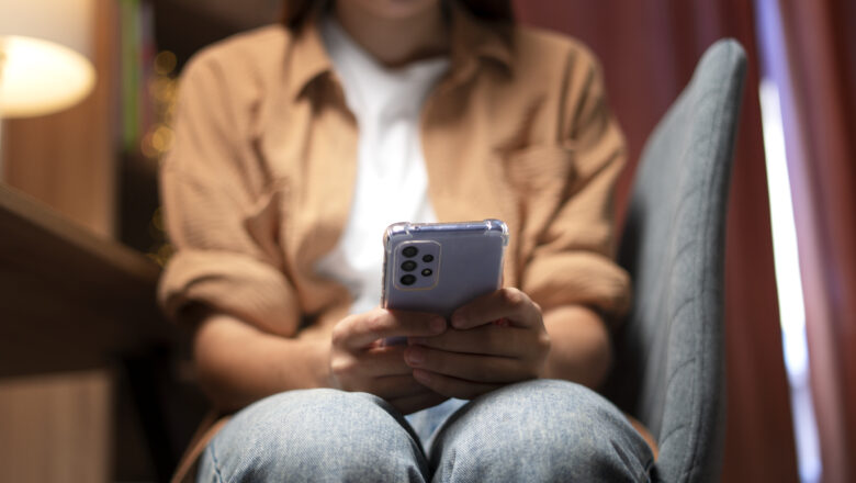 Como a hiperconectividade desafia a saúde mental no mundo digital