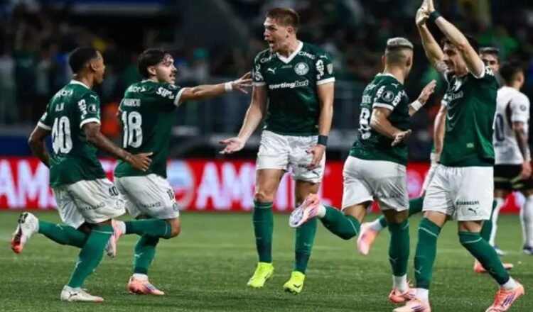 Palmeiras goleia LDU e pega Flamengo na final da Libertadores