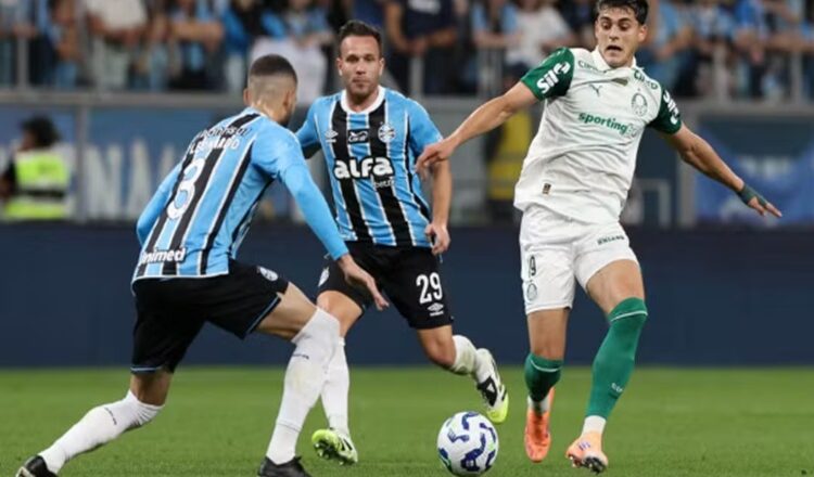 Palmeiras leva virada do Grêmio e chega ao 5º jogo sem vitória no Brasileirão