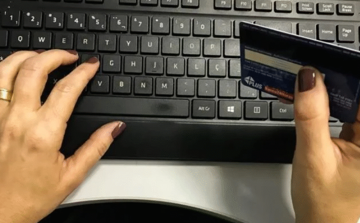 Golpe do “limpa nome” cresce e mira 13º salário; saiba como se proteger