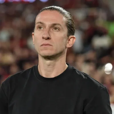 Filipe Luís precisará improvisar no Flamengo para jogo contra o Sport