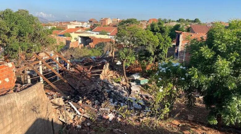 Em menos de 24h, duas fábricas clandestinas de fogos explodem deixando um morto e três feridos no Ceará