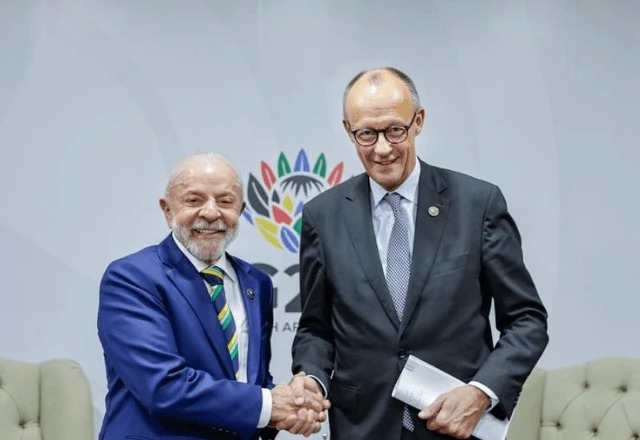 Após críticas a Belém, Lula se reúne com chanceler alemão