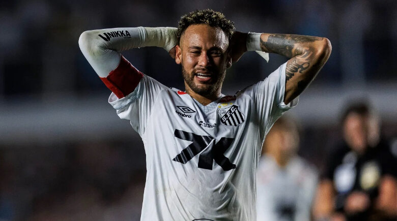 Vazamento sobre lesão de Neymar irrita pai do jogador e amplia clima de atrito no Santos